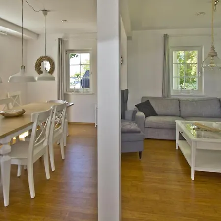 Frigga Haus - Terrasse, Garten, Meerblick * Wiek auf Rügen